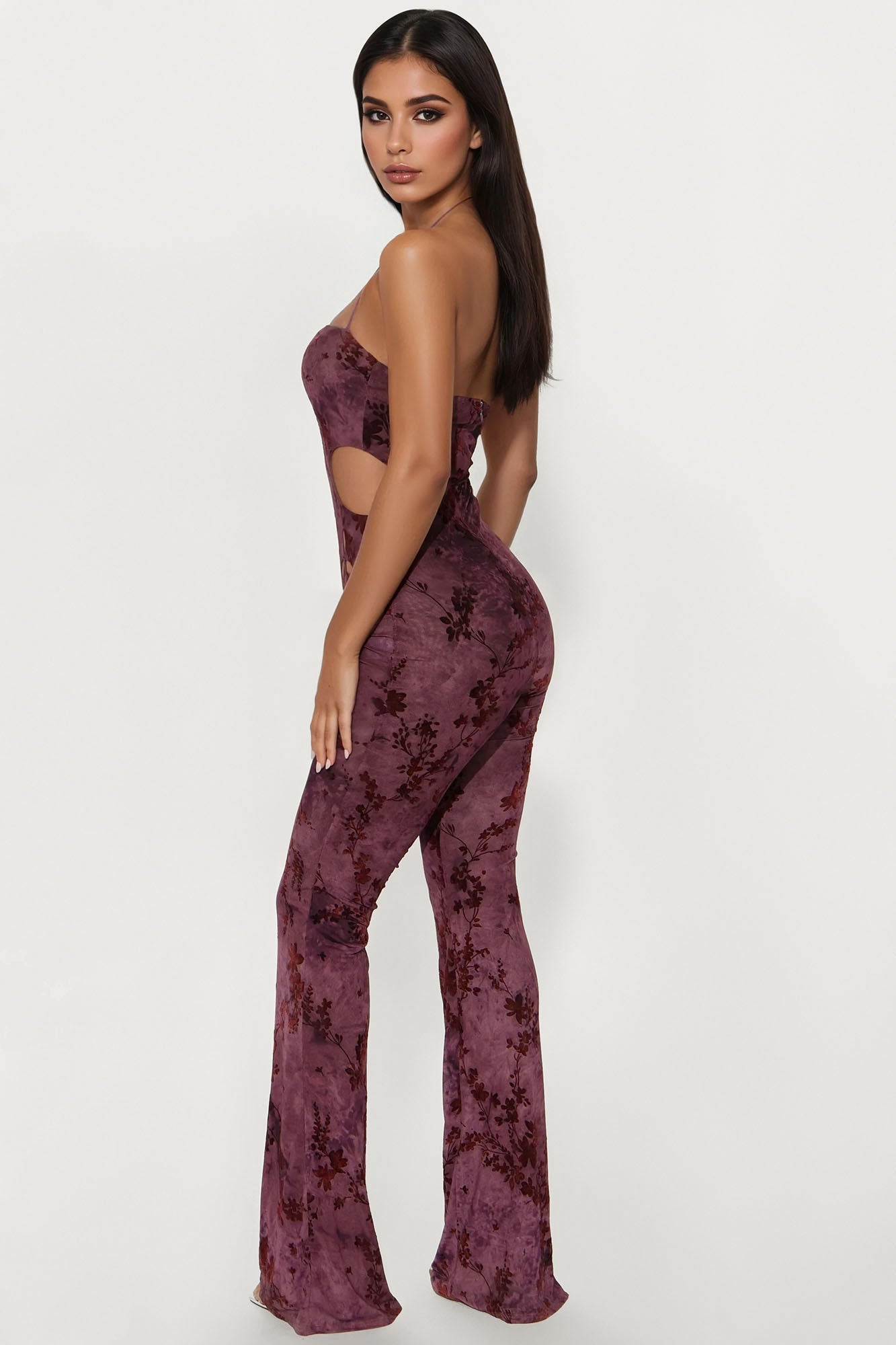 Fashion Nova – Combinaison halter en mesh à dos nu et coupe ajustée
