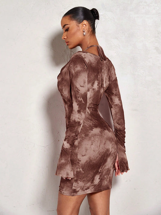 SHEIN BAE – Robe Moulante Tie Dye à Manches Longues Évasées