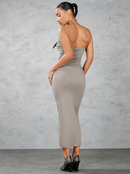 SHEIN BAE – Robe grise moulante à col asymétrique et ceinture décorative