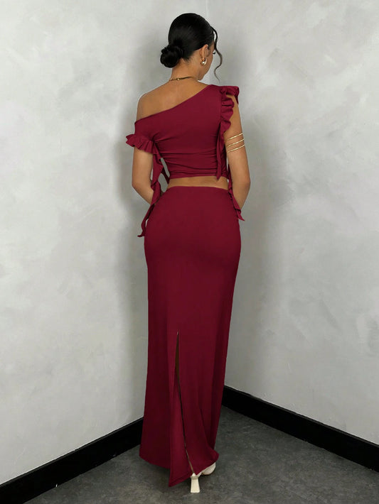 Ensemble Blouse à volants et jupe satinée