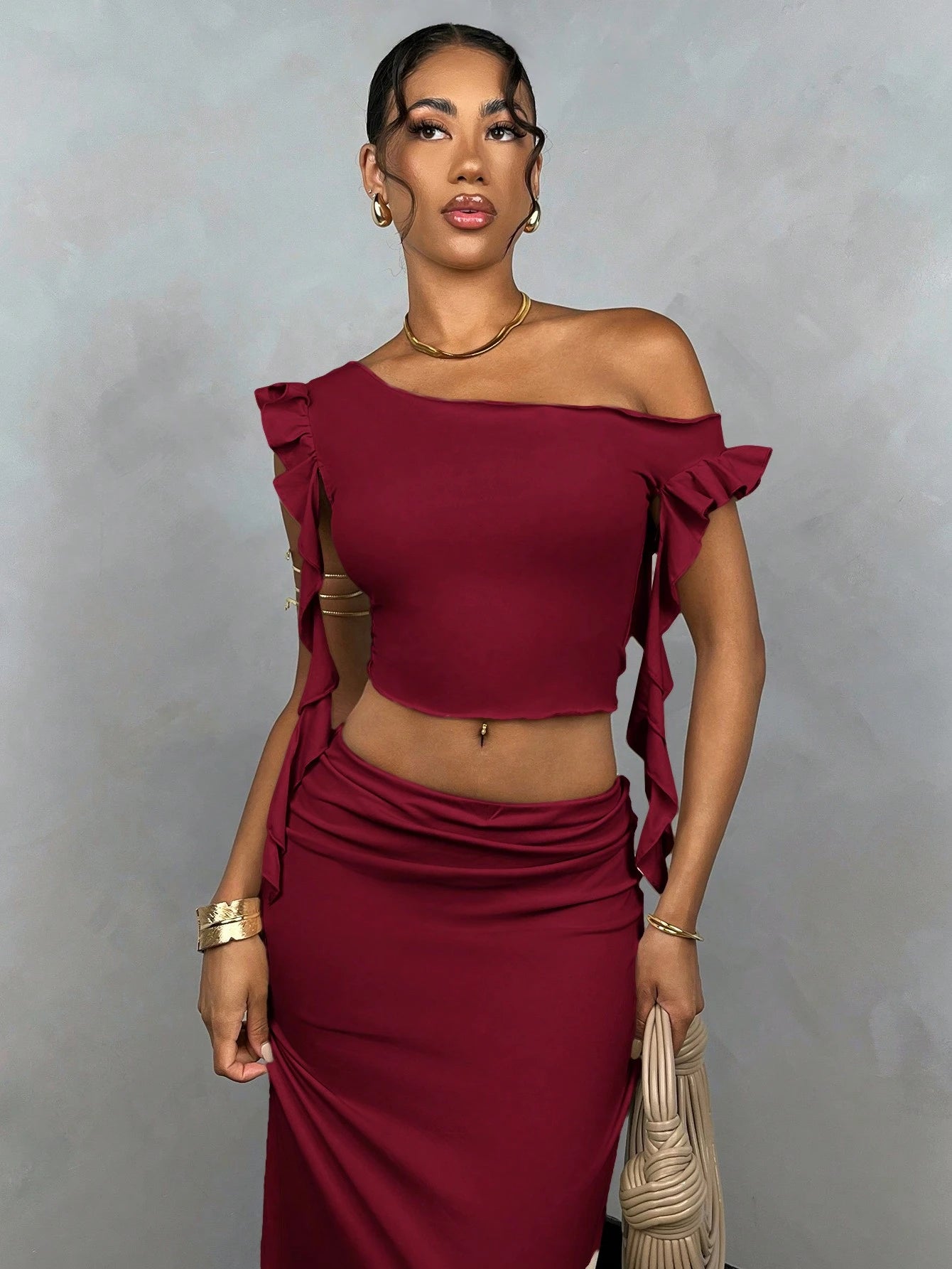 Ensemble Blouse à volants et jupe satinée