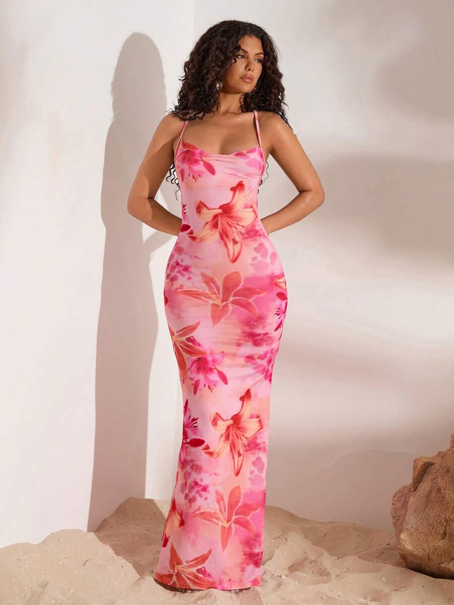 Opulessa – Robe longue en maille à décolleté drapé et dos nu