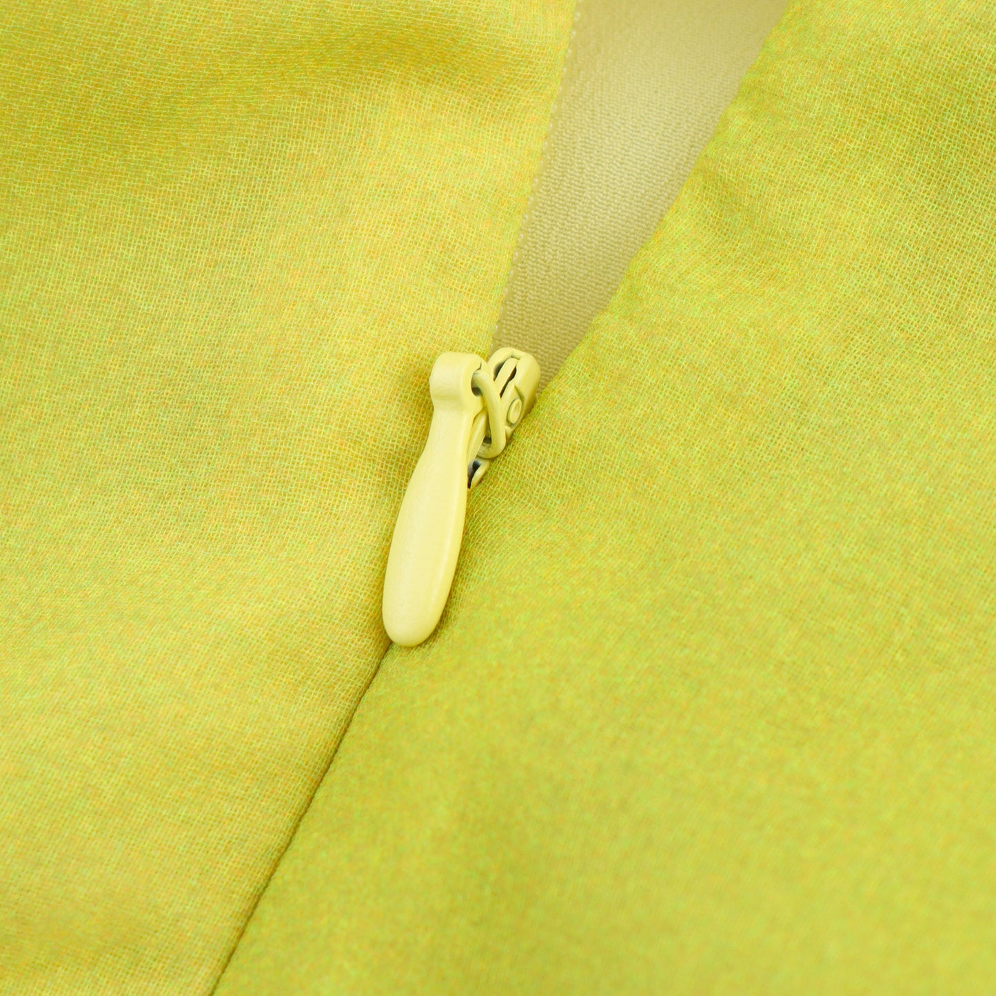 ZARA - Robe longue à fleurs avec décolleté dos nu et lien décoratif