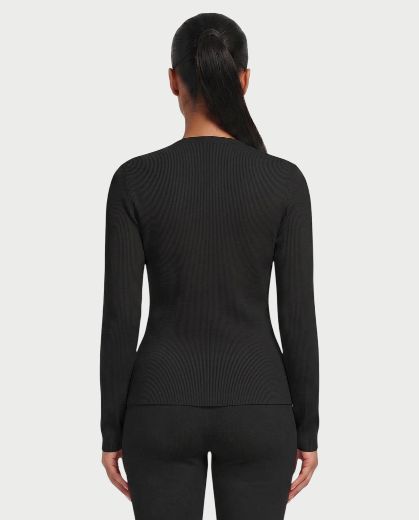 Saylia – Ensemble top boutonné et pantalon capri en tissu léger et coupe ajustée