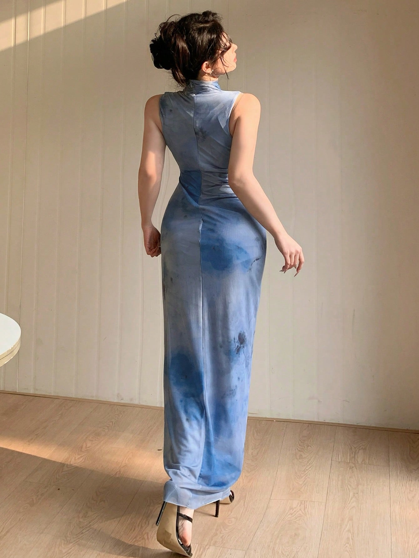 ATYWS – Robe en maille sans manches avec col haut et coupe longue