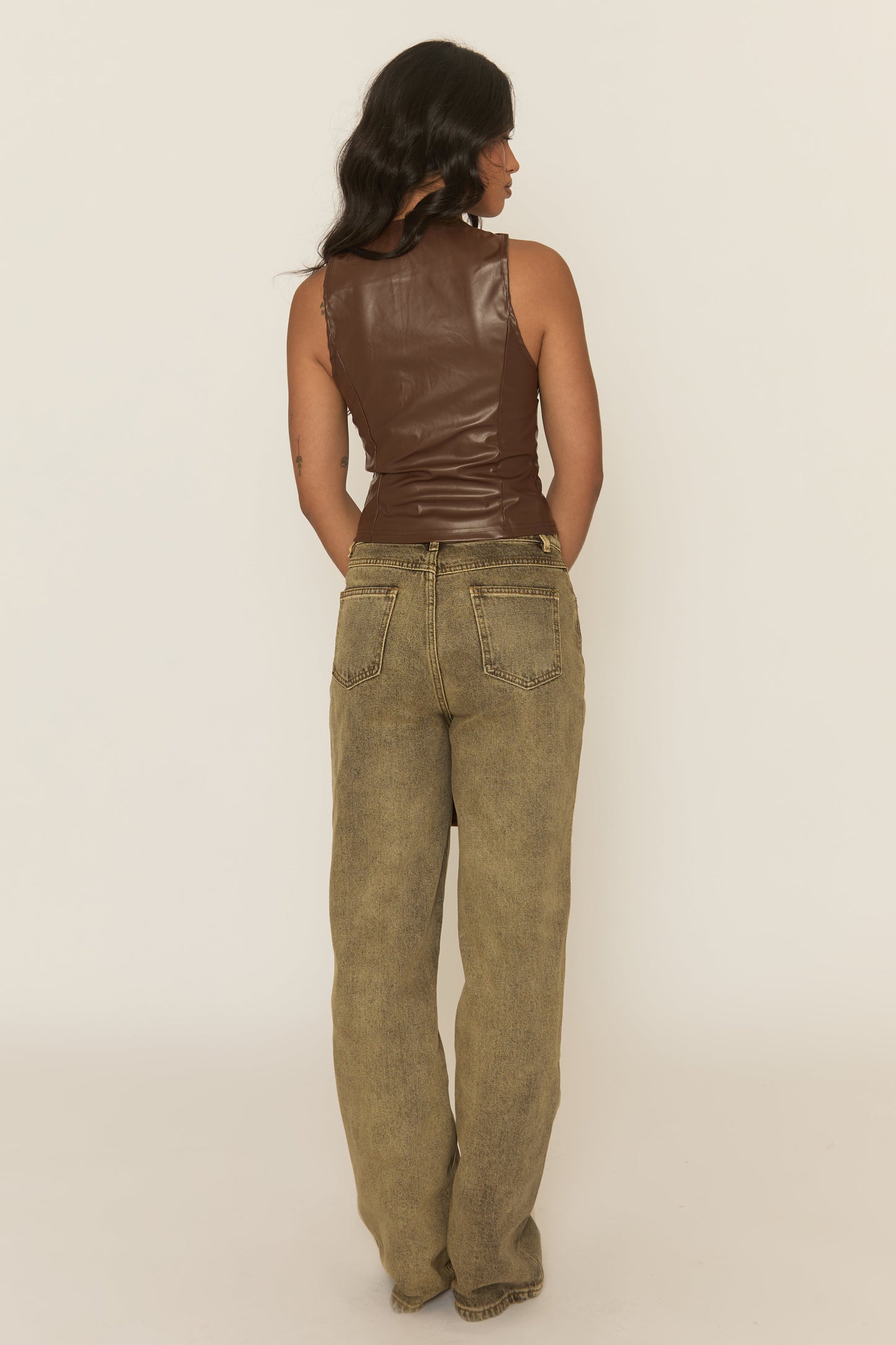 Sharleigh – Top en simili cuir avec fermeture zippée et coupe ajustée
