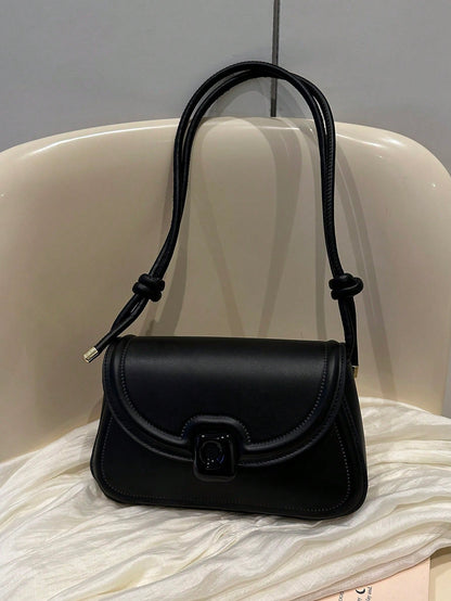 Sac Baguette  – Élégance Minimaliste & Détail Strass