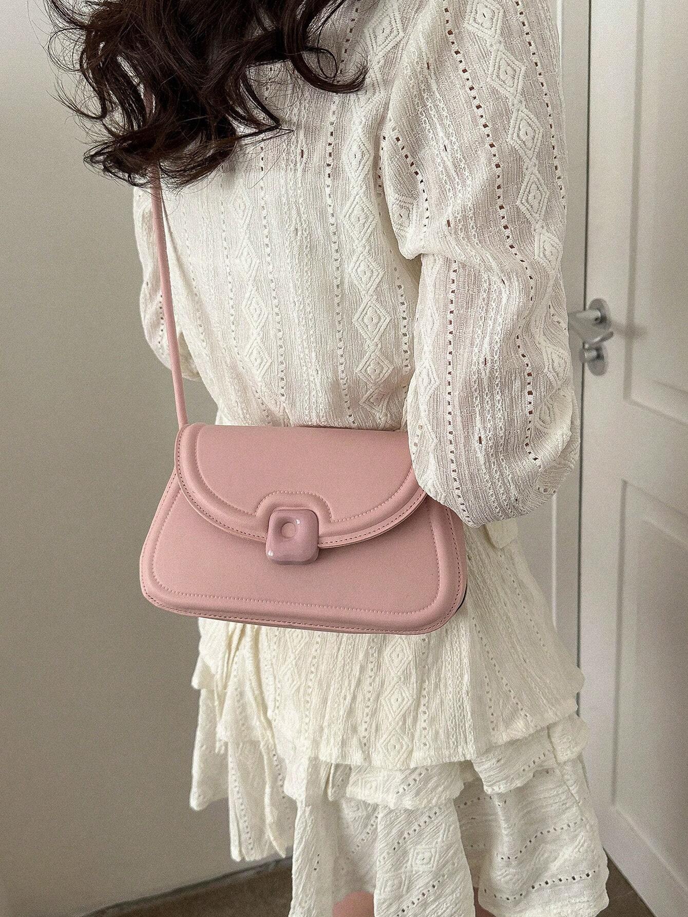 Sac Baguette  – Élégance Minimaliste & Détail Strass