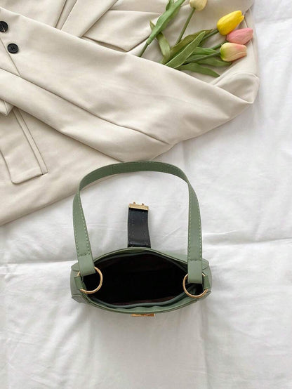 Chic & Glam – Sac à bandoulière en cuir avec poches et design polyvalent