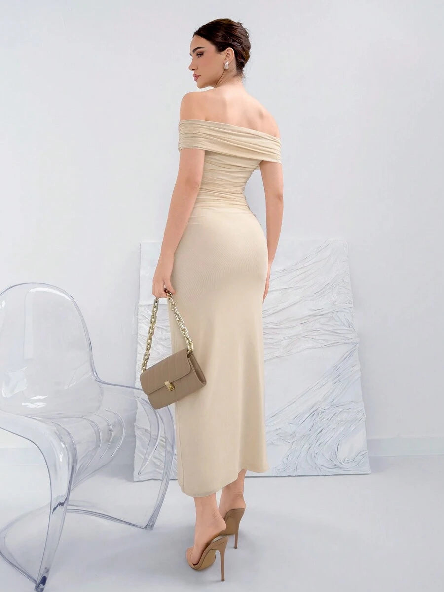 Aloruh – Robe tricotée épaules dénudées et coupe ajustée