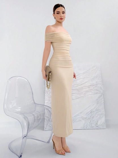 Aloruh – Robe tricotée épaules dénudées et coupe ajustée