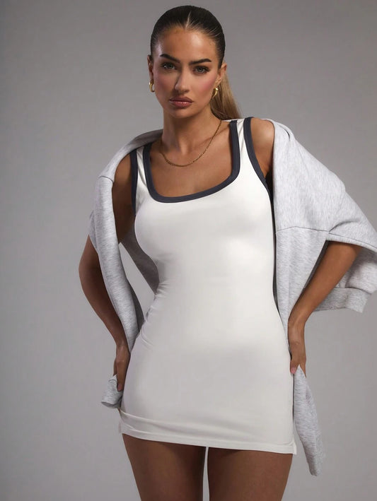 MUSERA – Robe Mini à Encolure Dégagée et Liseré Contrastant
