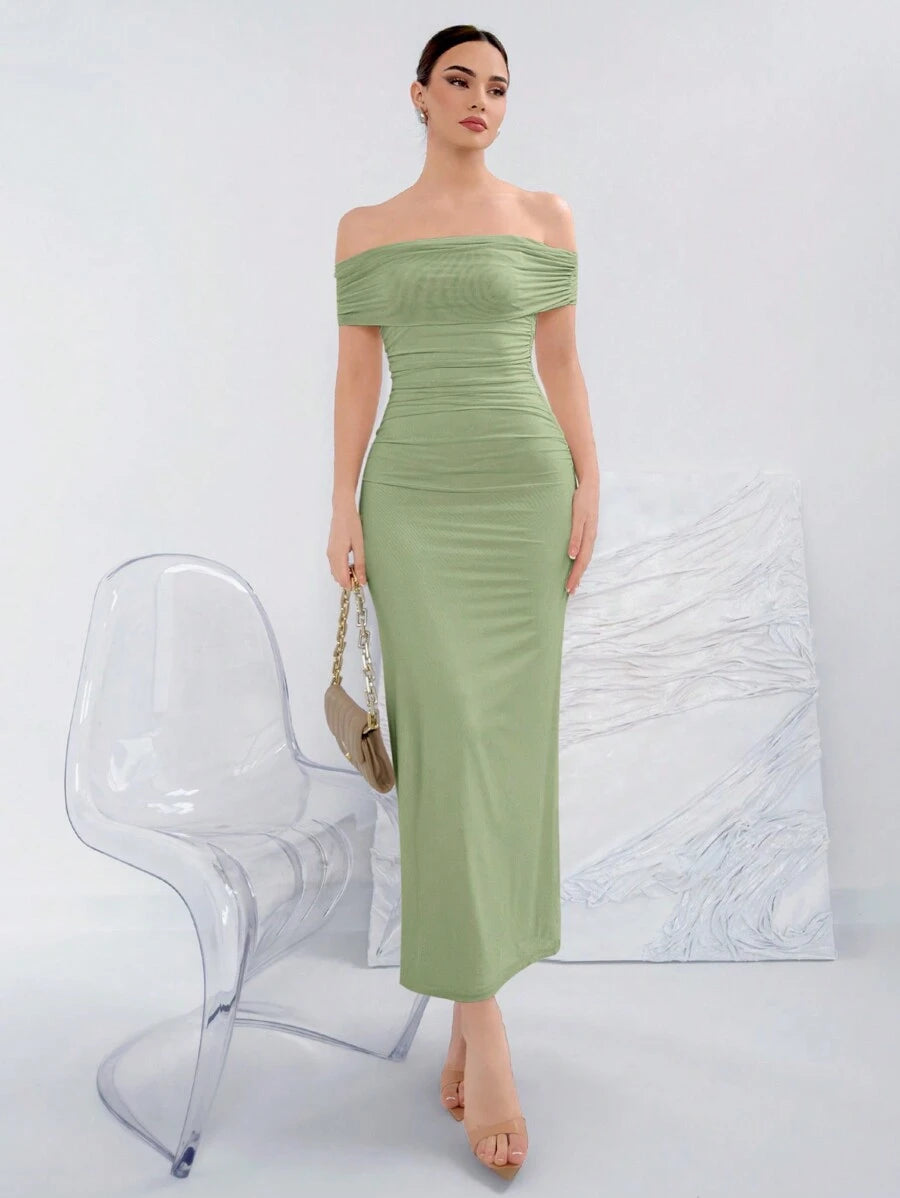 Aloruh – Robe tricotée épaules dénudées et coupe ajustée