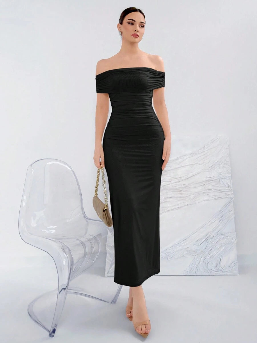 Aloruh – Robe tricotée épaules dénudées et coupe ajustée