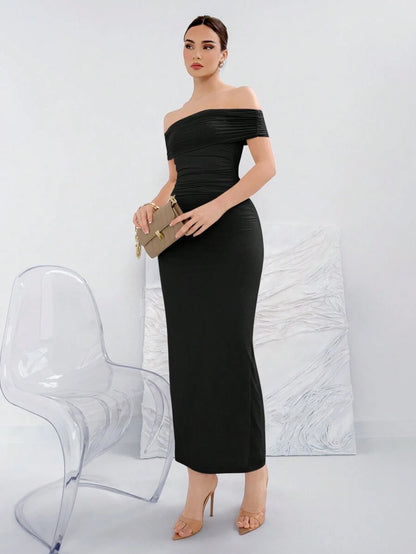 Aloruh – Robe tricotée épaules dénudées et coupe ajustée