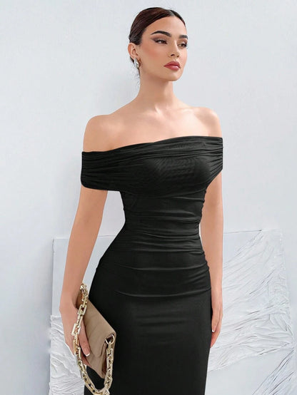 Aloruh – Robe tricotée épaules dénudées et coupe ajustée