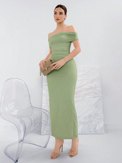 Aloruh – Robe tricotée épaules dénudées et coupe ajustée