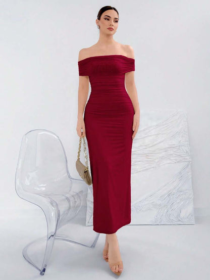 Aloruh – Robe tricotée épaules dénudées et coupe ajustée