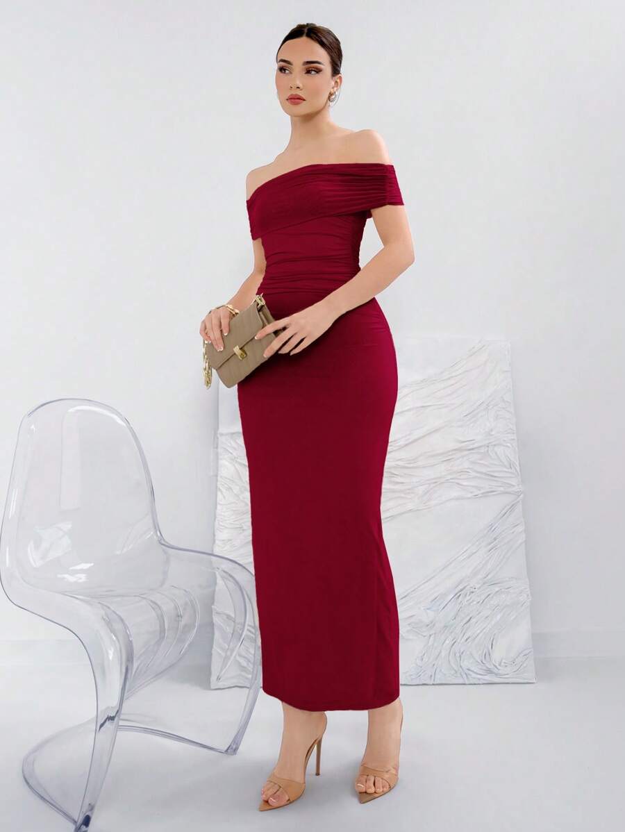 Aloruh – Robe tricotée épaules dénudées et coupe ajustée