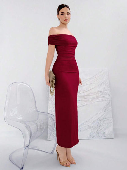 Aloruh – Robe tricotée épaules dénudées et coupe ajustée
