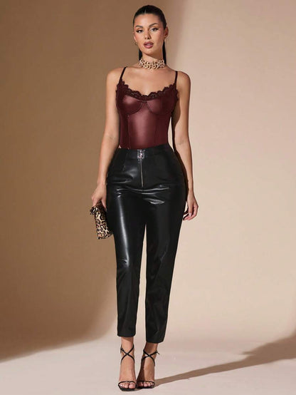 SHEIN BAE – Body sexy en PU avec patchwork en dentelle et coupe ajustée