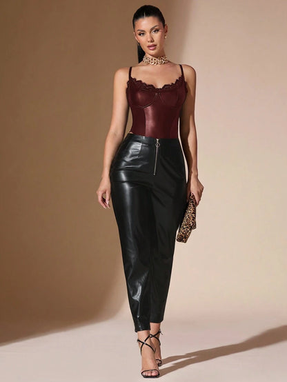 SHEIN BAE – Body sexy en PU avec patchwork en dentelle et coupe ajustée