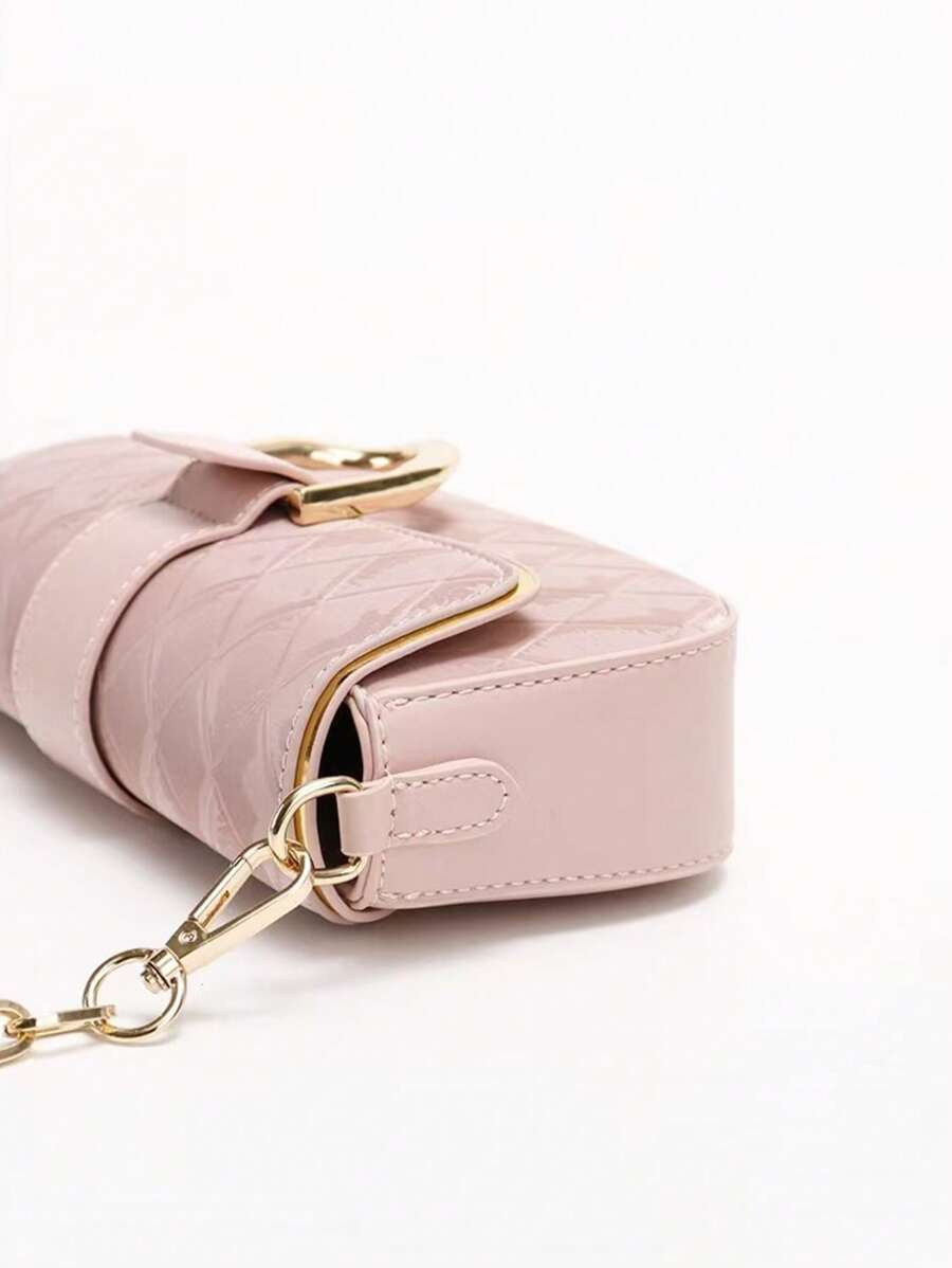 ChicMinimal – Sac à bandoulière carré en cuir avec design épuré et bandoulière ajustable