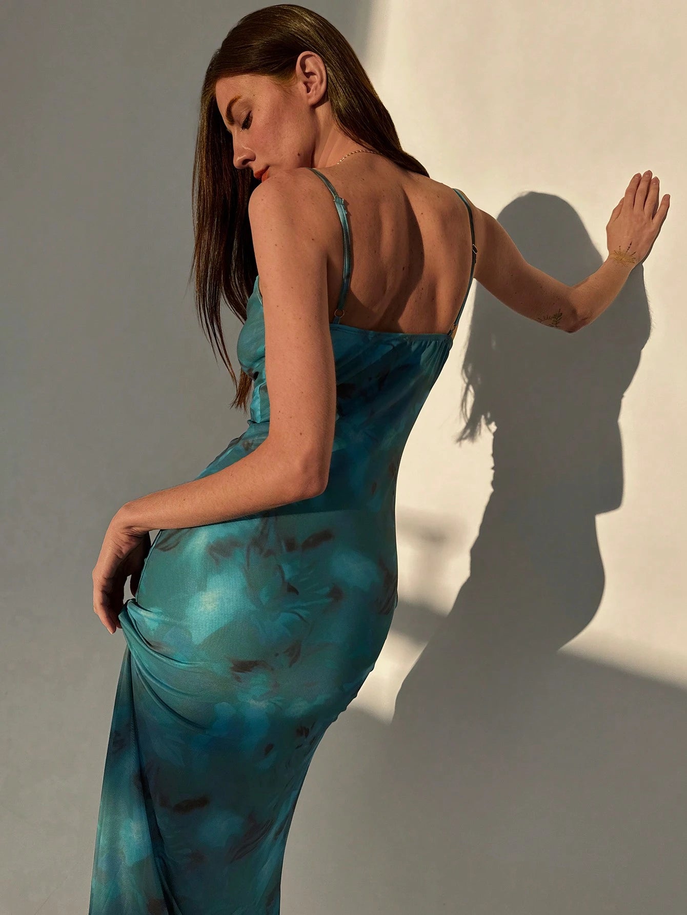 Aloruh – Robe Élégante Imprimée avec Encolure Drapée