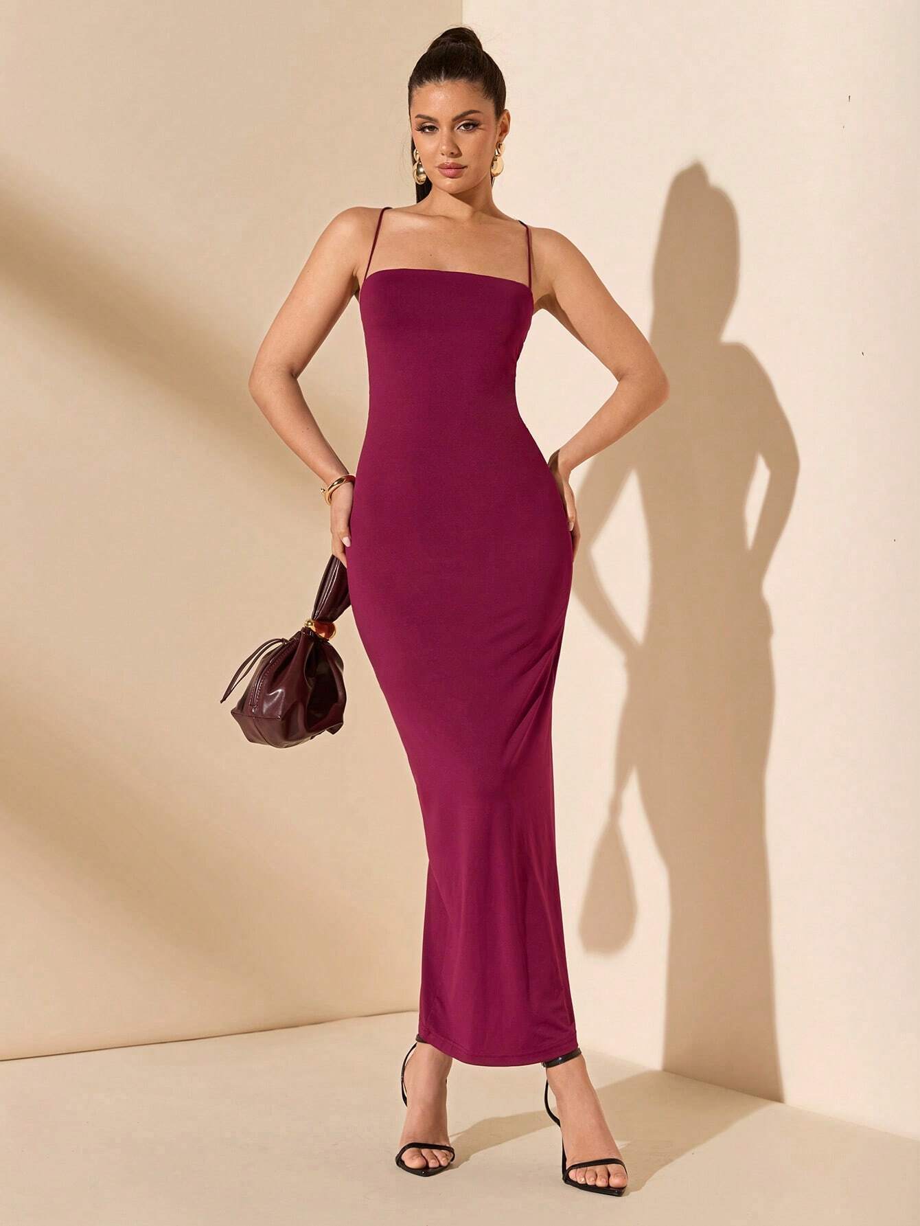 SHEIN BAE – Robe bordeaux dos-nu avec liens, élégance et séduction