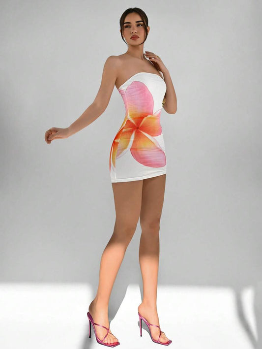 Aloruh – Robe moulante mini à fines bretelles avec imprimé floral et coupe ajustée