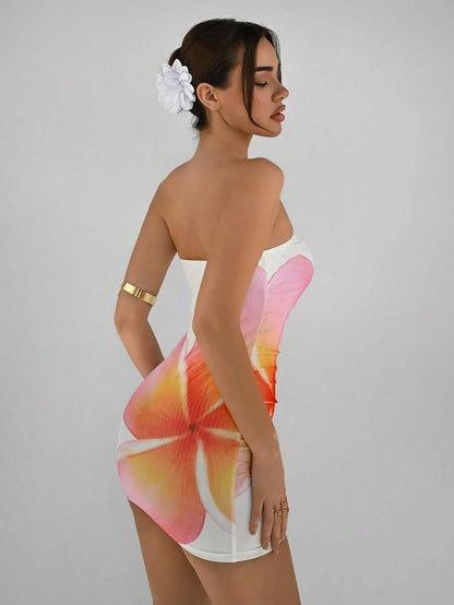 Aloruh – Robe moulante mini à fines bretelles avec imprimé floral et coupe ajustée