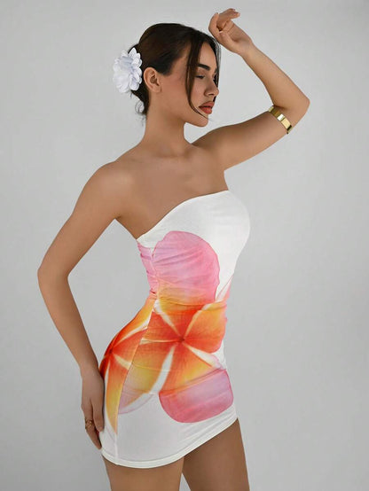 Aloruh – Robe moulante mini à fines bretelles avec imprimé floral et coupe ajustée