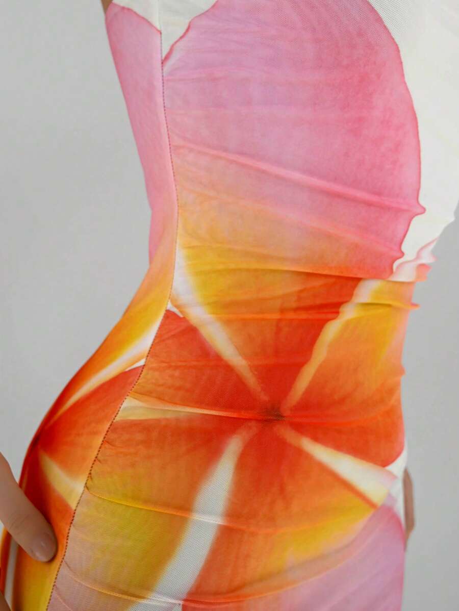 Aloruh – Robe moulante mini à fines bretelles avec imprimé floral et coupe ajustée