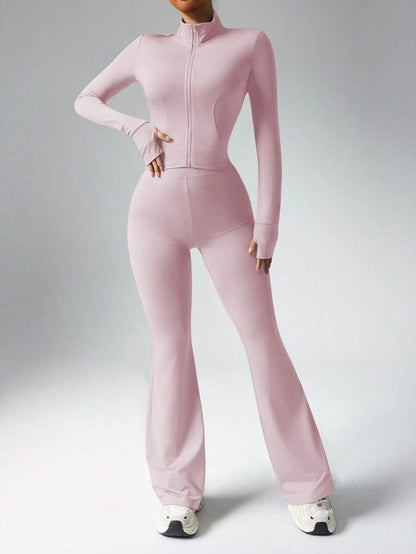 Dewbera – Ensemble de sport à manches longues et pantalon évasé, conçu pour le confort et la liberté de mouvement.