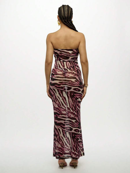 SUMWON – Robe mi-longue sans bretelles ajustée avec imprimé animalier et matière stretch