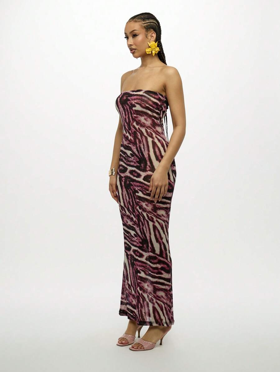 SUMWON – Robe mi-longue sans bretelles ajustée avec imprimé animalier et matière stretch