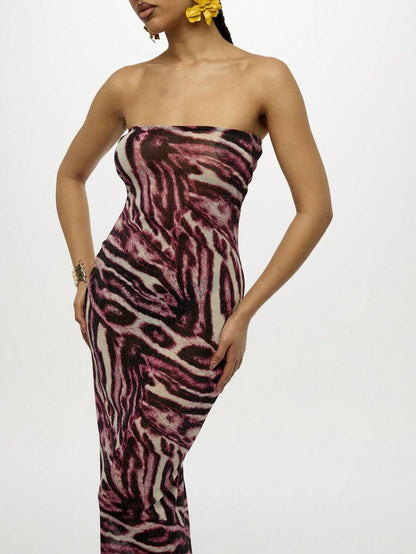 SUMWON – Robe mi-longue sans bretelles ajustée avec imprimé animalier et matière stretch