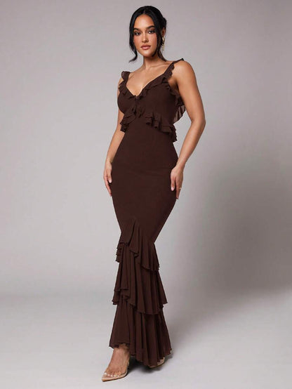 Bachina – Robe à volants avec ourlet sirène et coupe ajustée