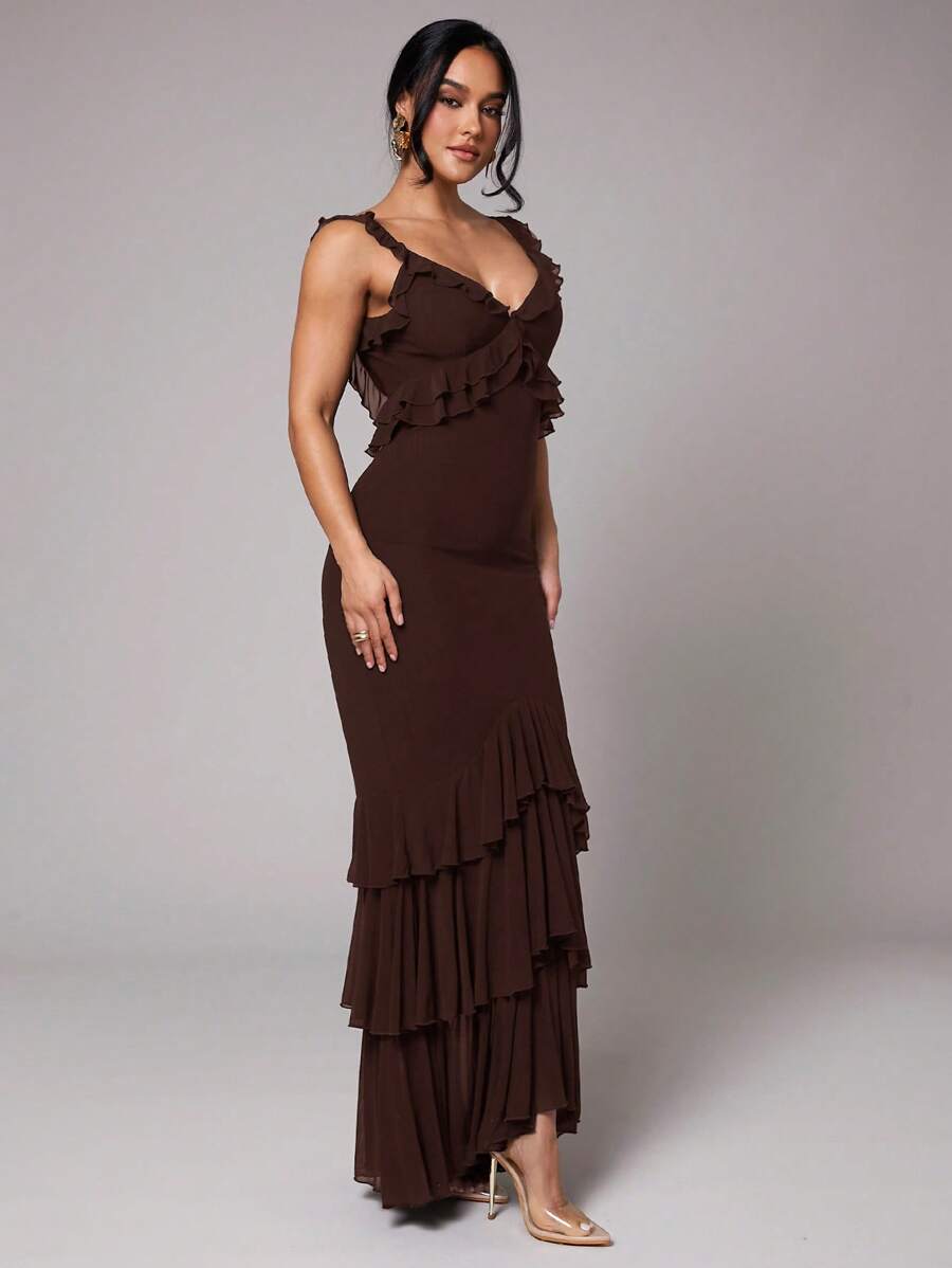 Bachina – Robe à volants avec ourlet sirène et coupe ajustée