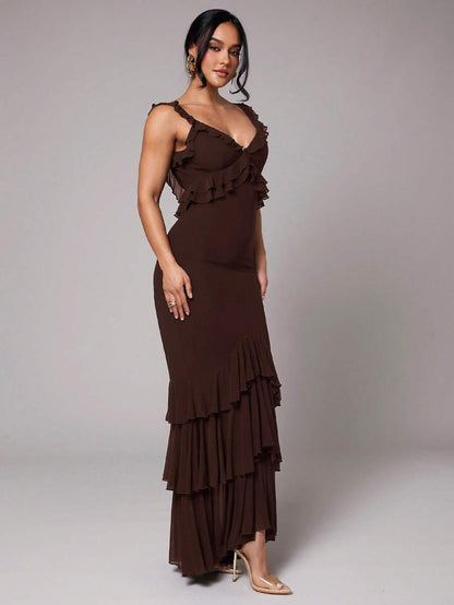 Bachina – Robe à volants avec ourlet sirène et coupe ajustée