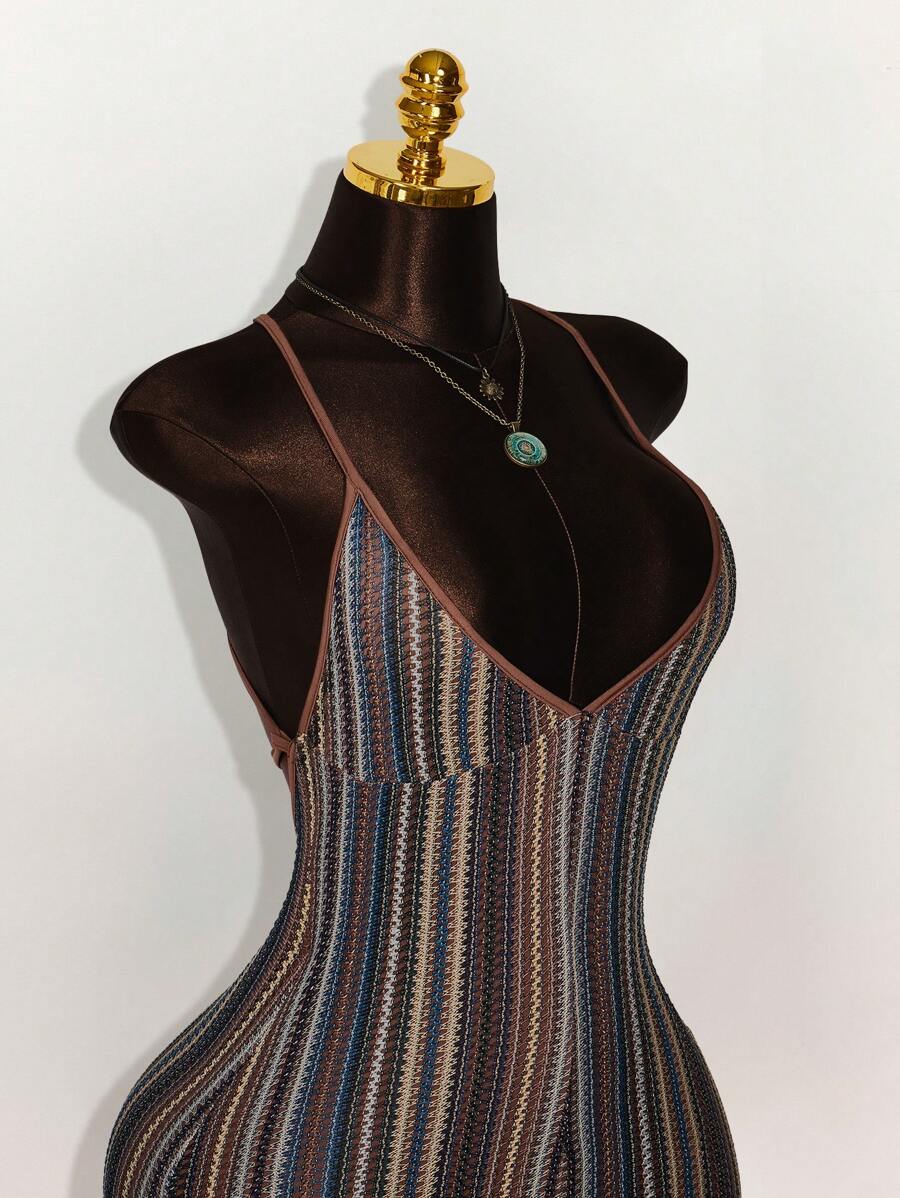 Amplova – Combinaison moulante dos nu en tissu texturé avec bretelles fines