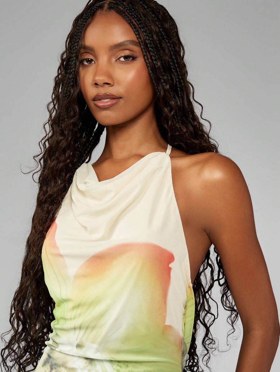 MISSGUIDED – Robe mini à col capuche avec imprimé aquarelle et dos ouvert
