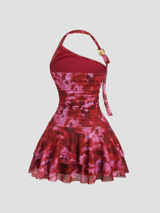 Sweetra – Robe mini évasée avec dos ouvert et décoration métallique à la taille