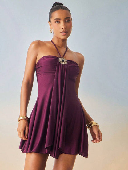 Hauture Robe mini femme avec décoration en métal et perle noire ronde – Design chic et détails raffinés