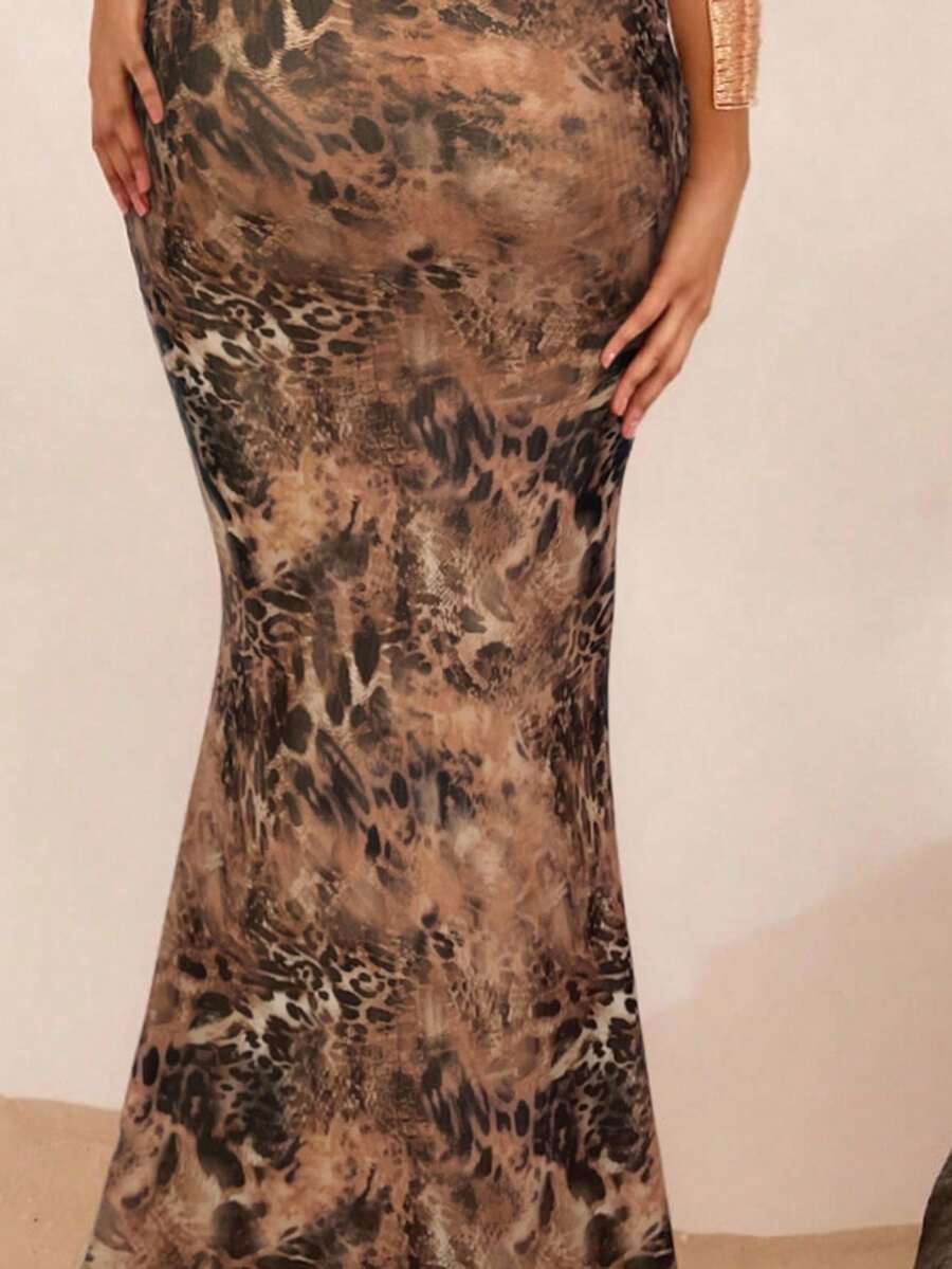 Opulessa – Robe ajustée à col en V et dos nu en maille tricotée