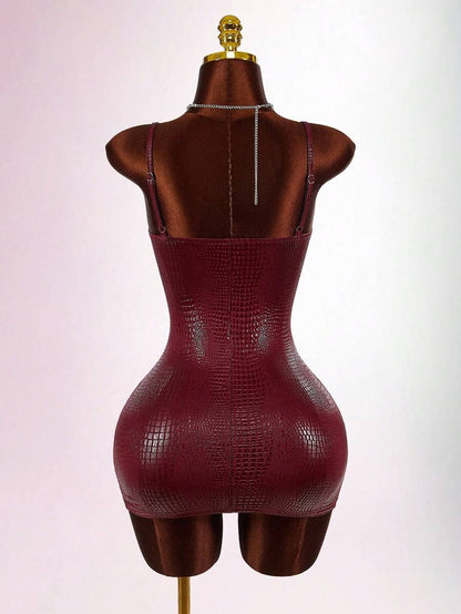 Amplova – Robe mini bustier enduite motif peau de serpent et coupe moulante