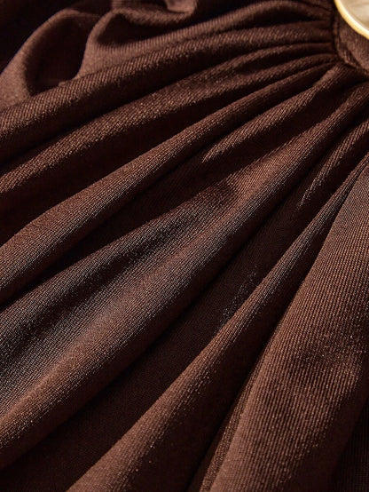 Opulessa – Robe dos nu en tricot à coupe ajustée et bretelles fines