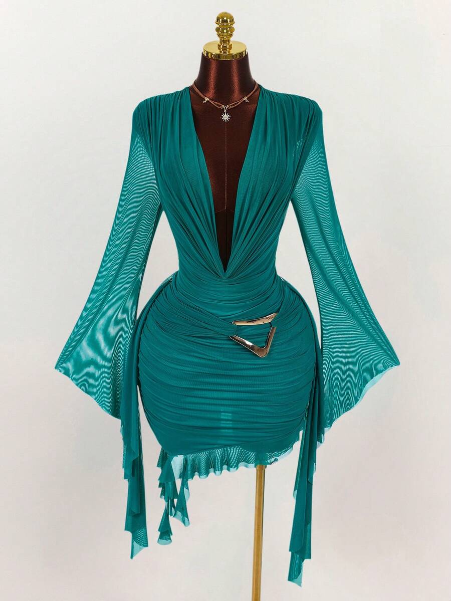 Amplova – Robe mini en maille à manches longues et col volanté