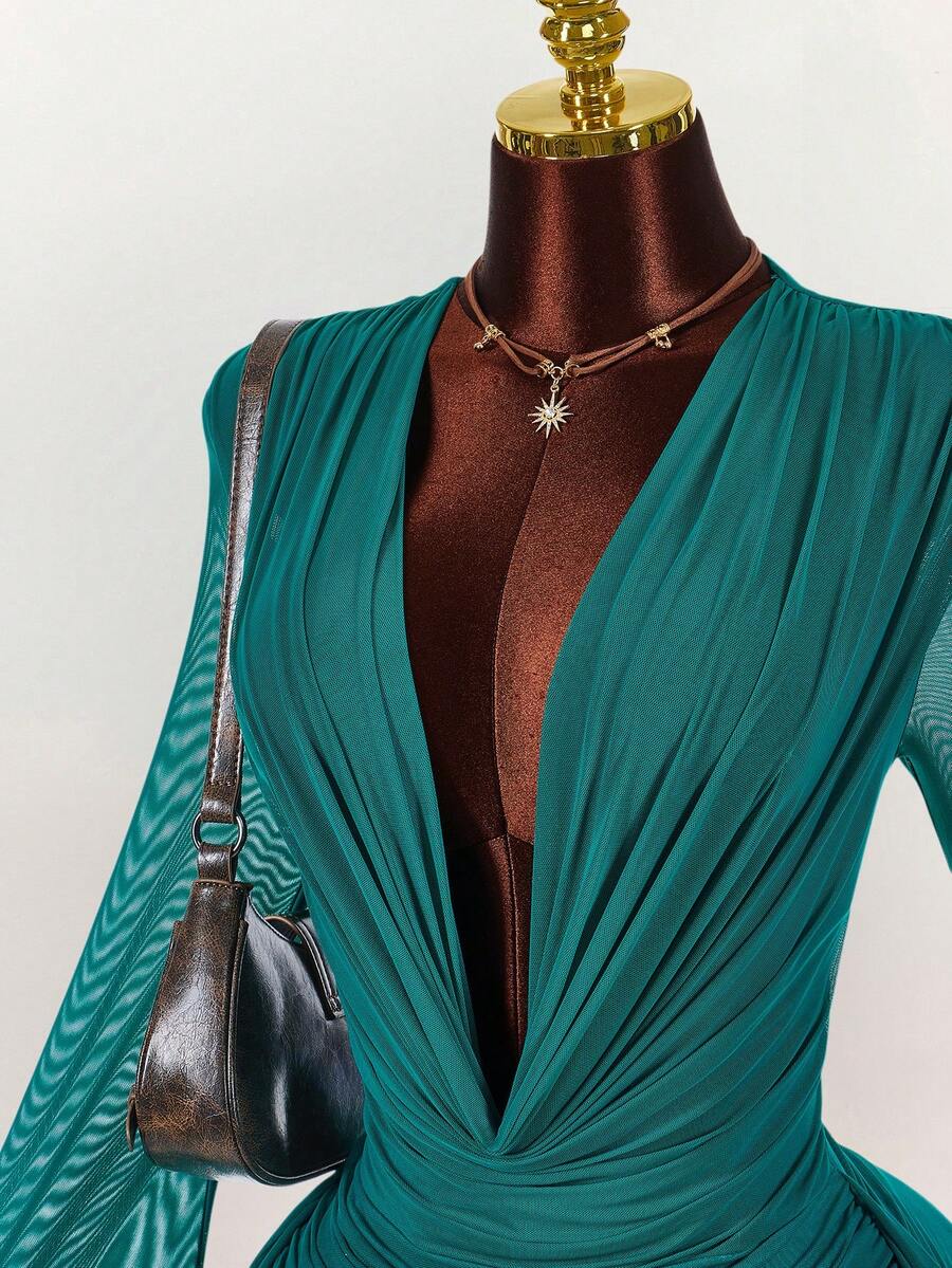 Amplova – Robe mini en maille à manches longues et col volanté