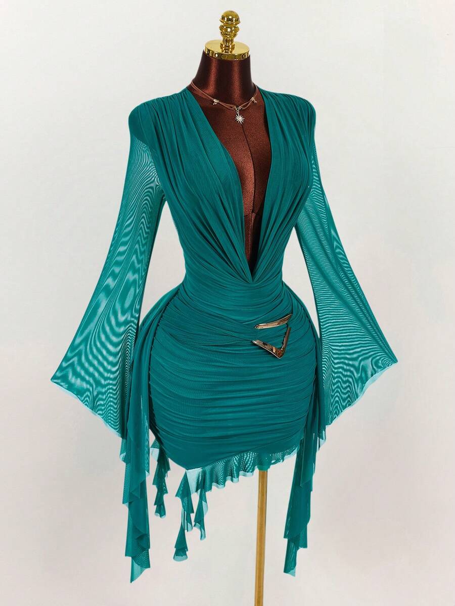 Amplova – Robe mini en maille à manches longues et col volanté